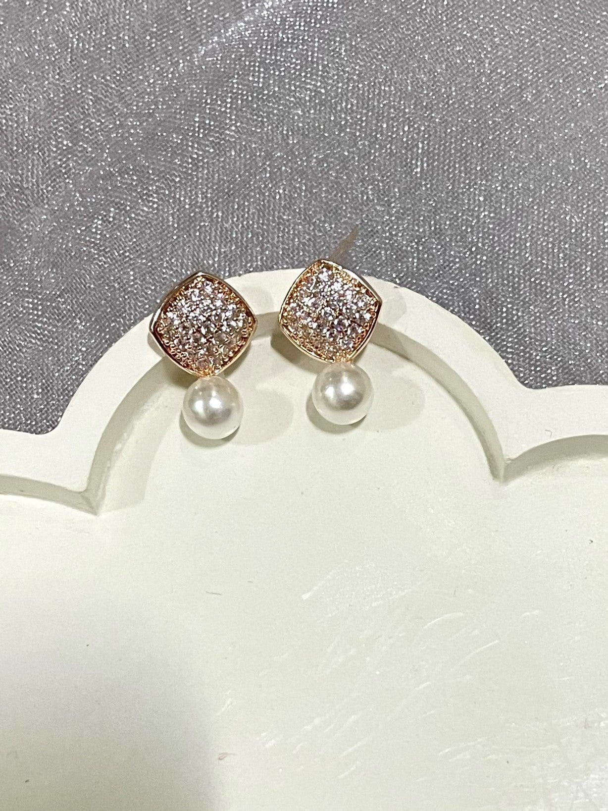 Diamond Pearl Studs