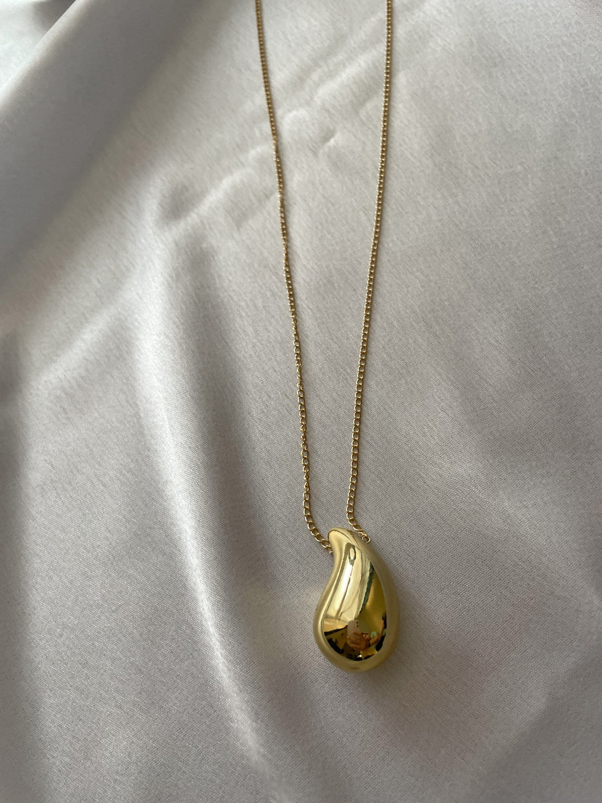 Drop Necklace - Golden