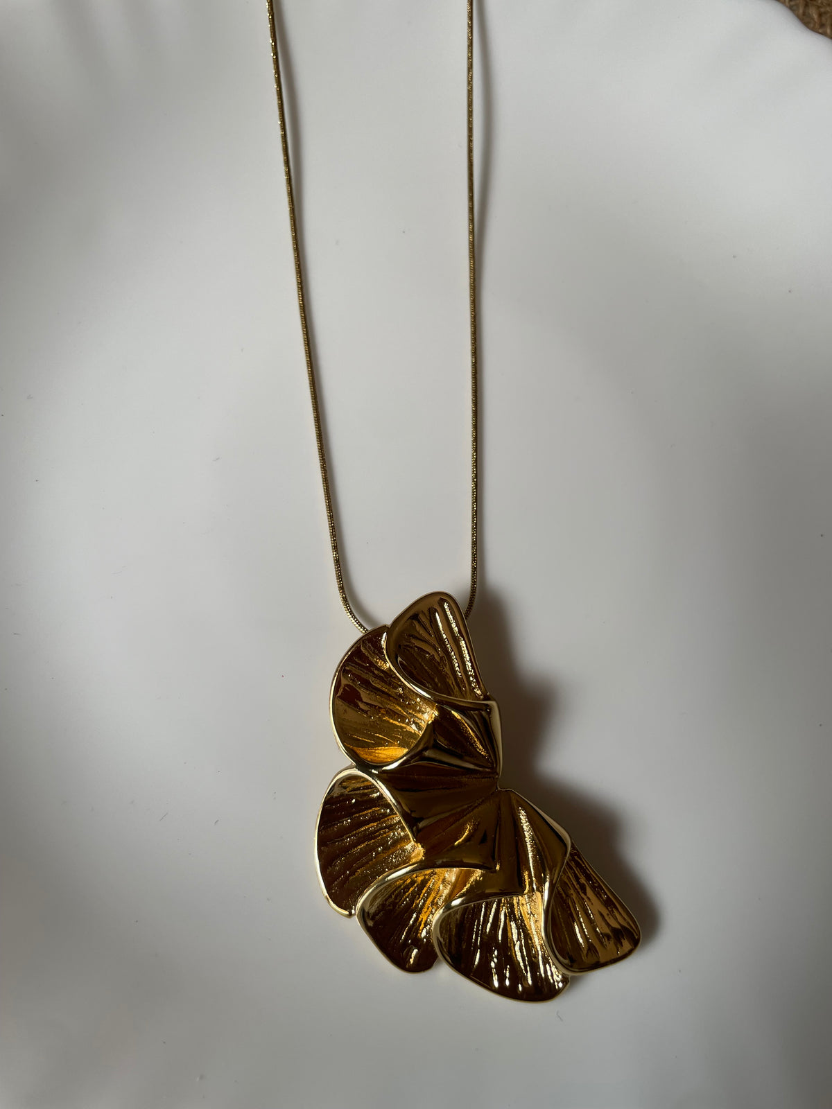 Lumevara Necklace