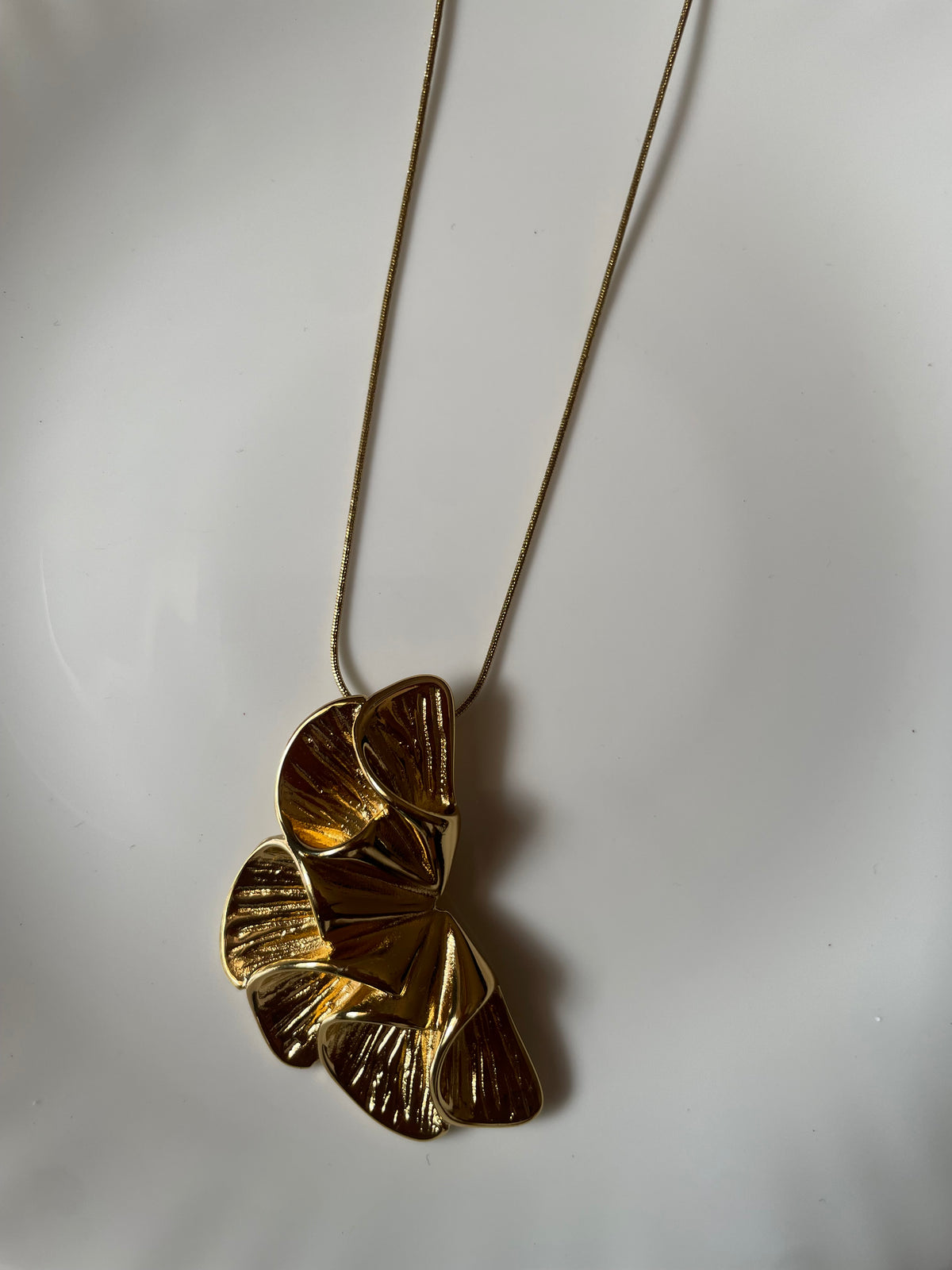 Lumevara Necklace