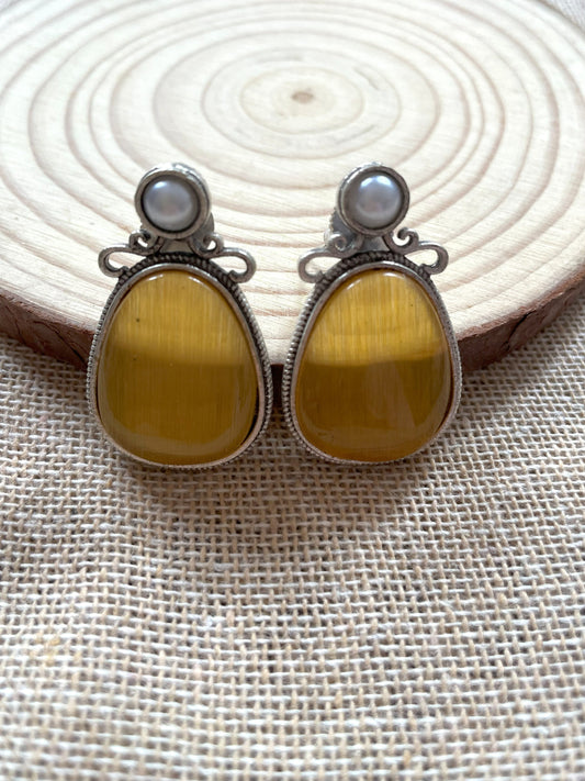 Madhavi Earrings (Yellow)