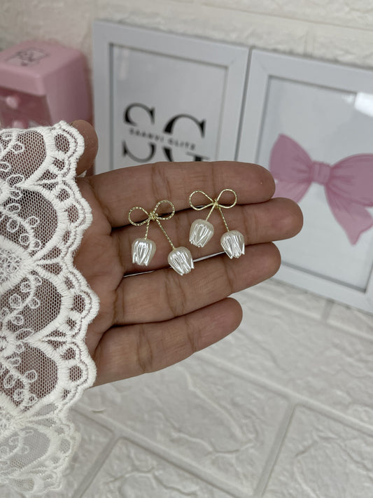 White Tulip Golden Bow type Studs