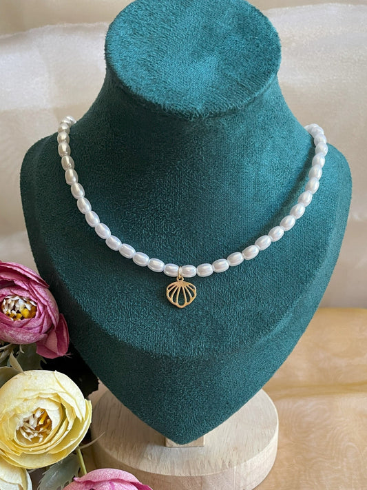 Shell Pearl Necklace