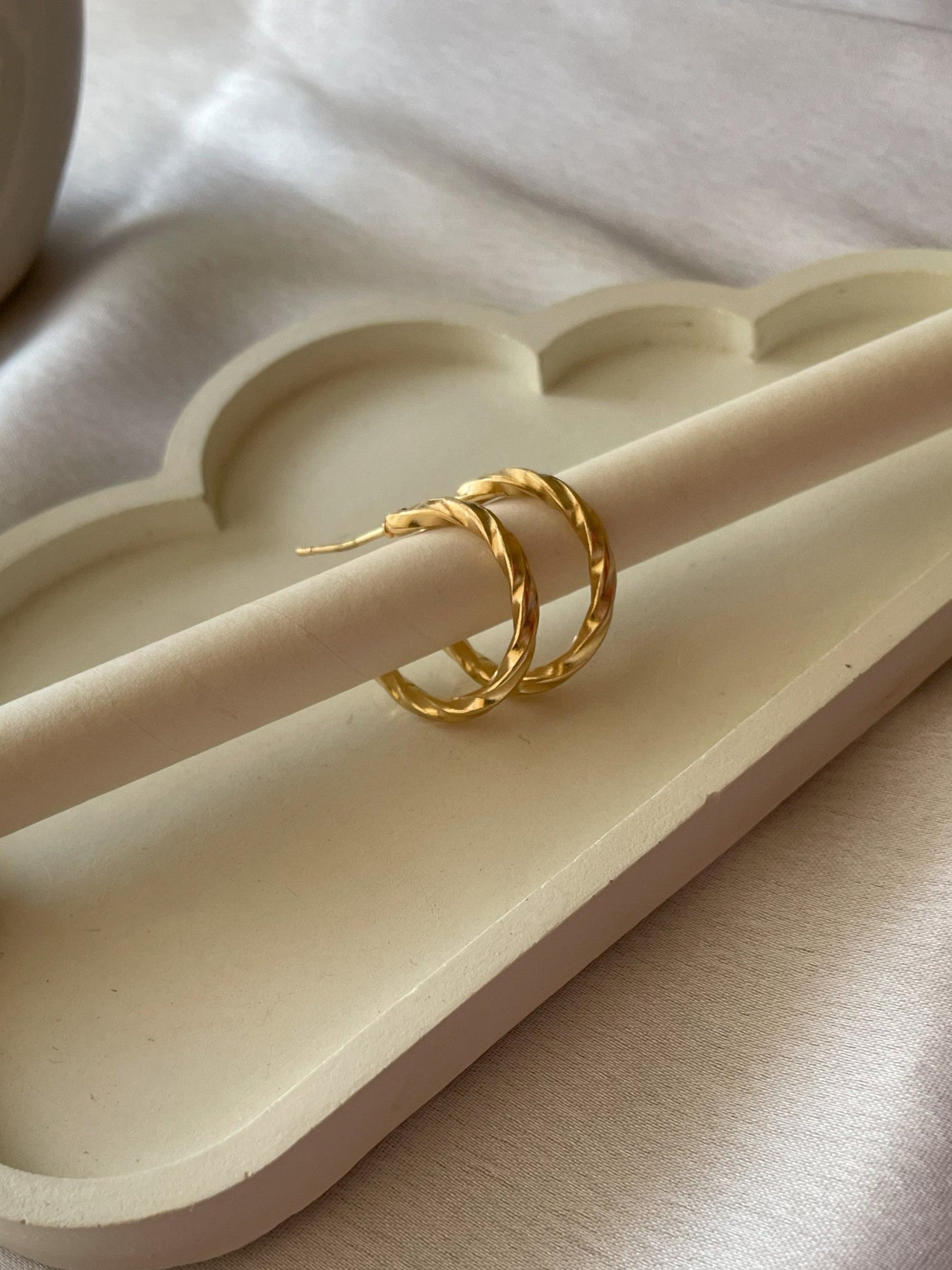 Twin Hoops