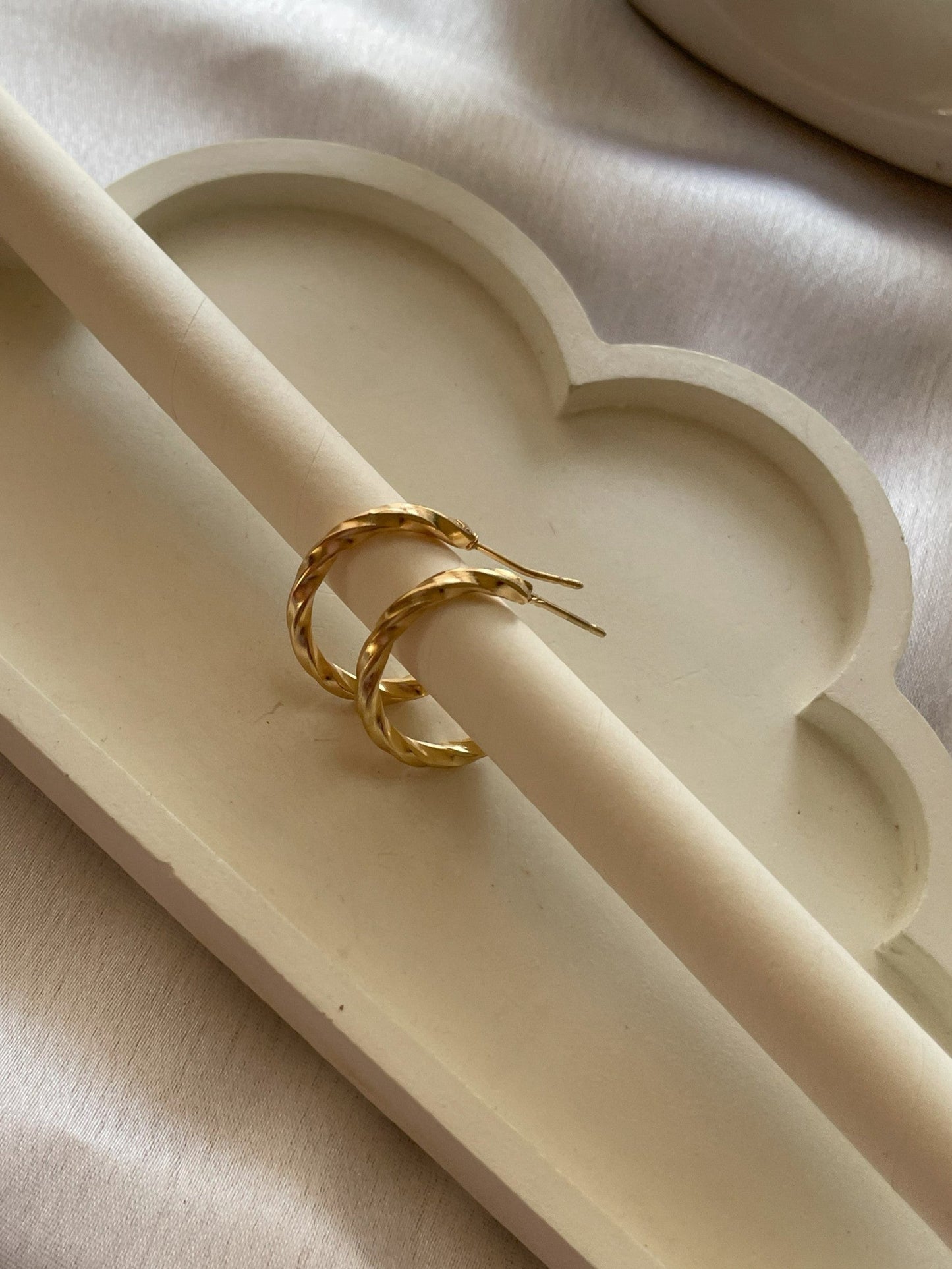 Twin Hoops