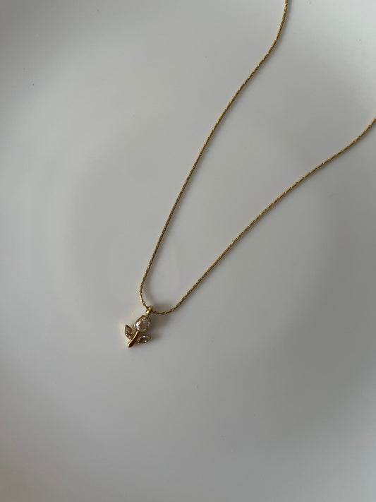 Ivory Tulip Necklace (White)
