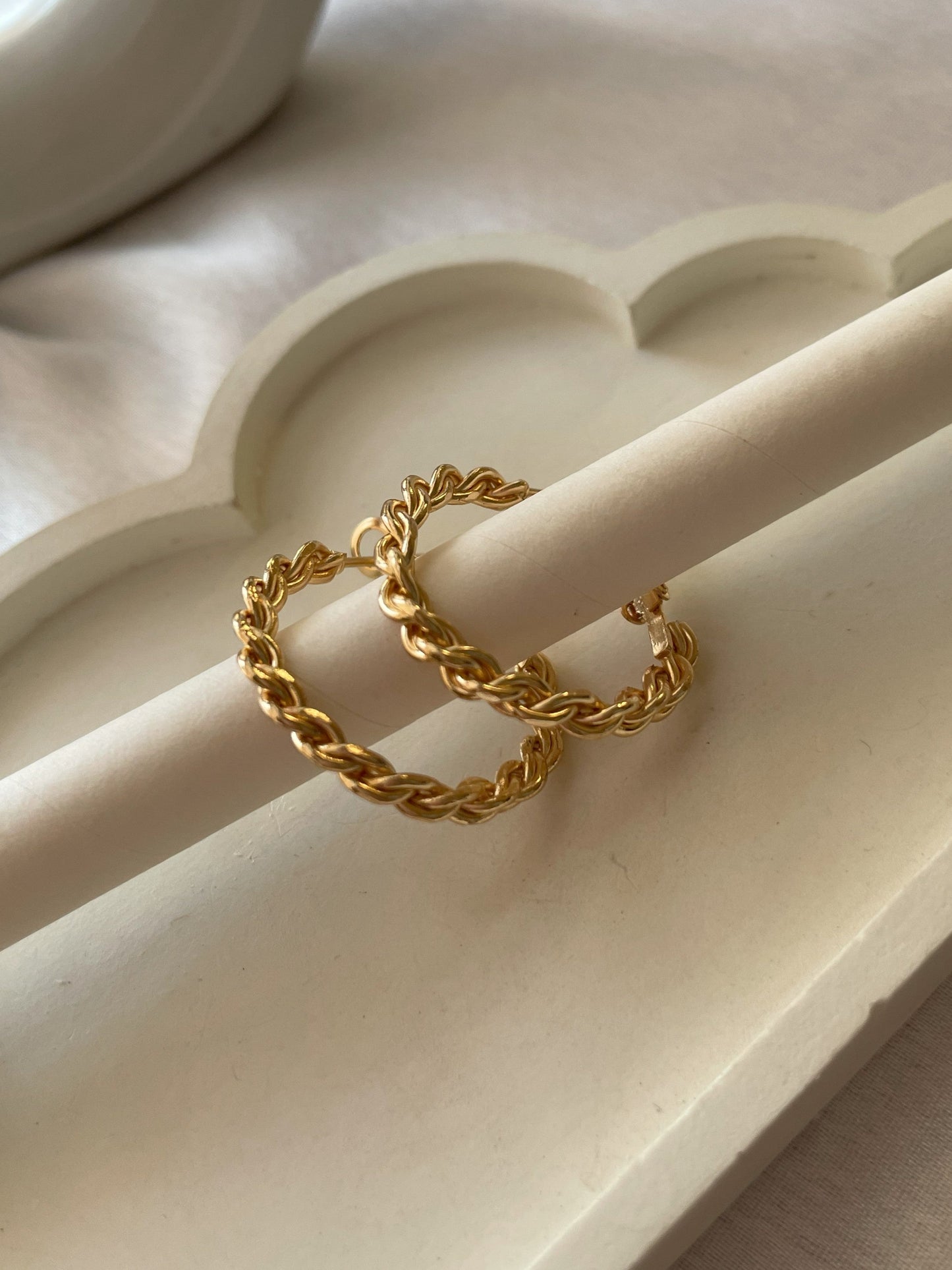 Lili Hoops