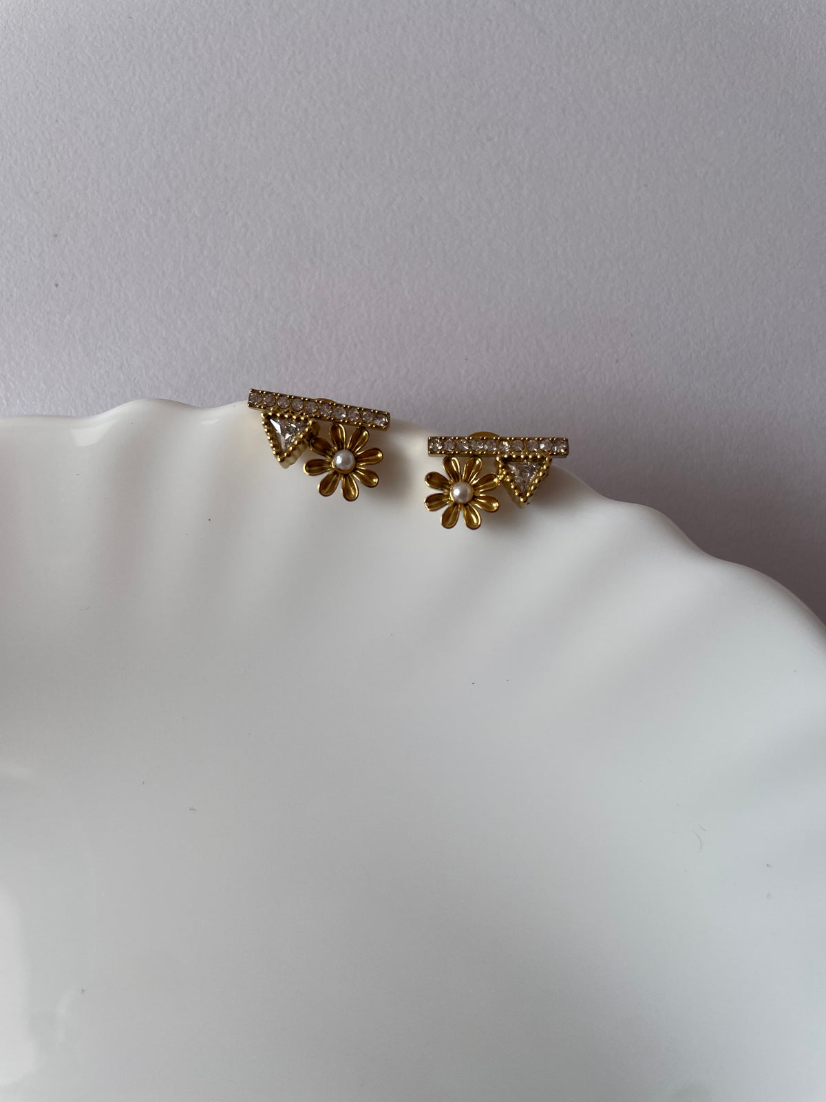 Daisy Crystal Studs-Earrings
