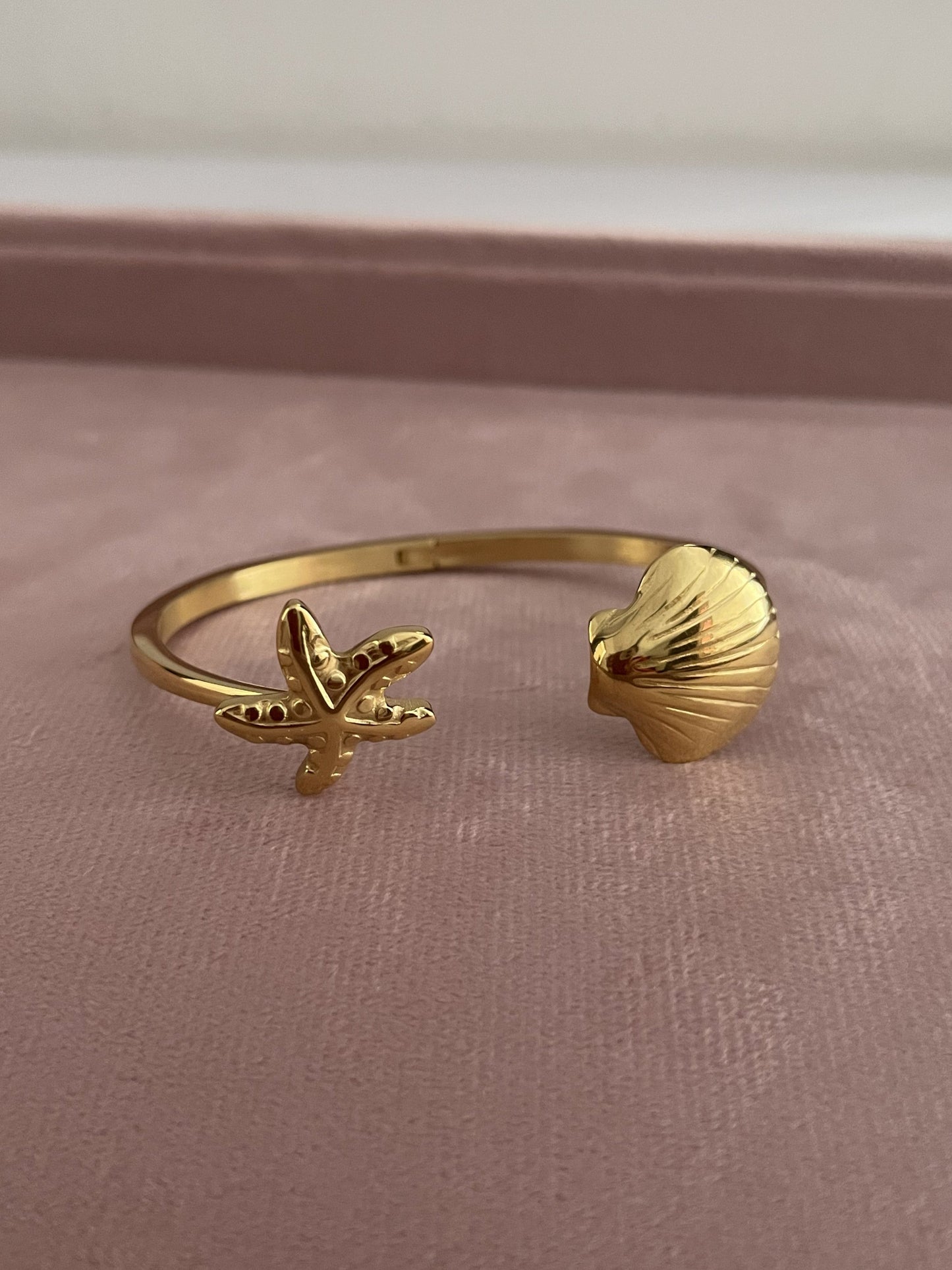 Daisy Drape Bracelet