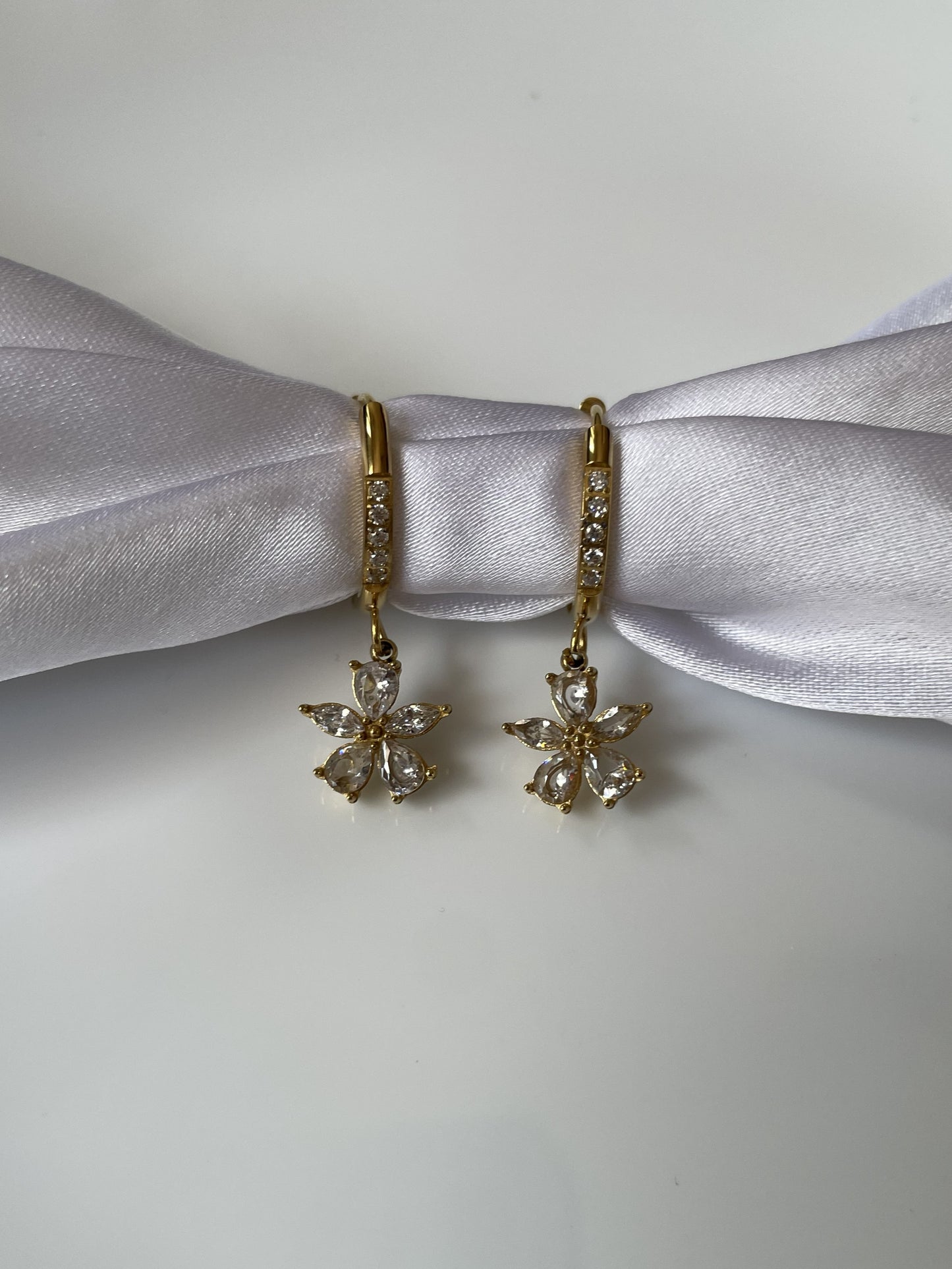 Elvra Hoops
