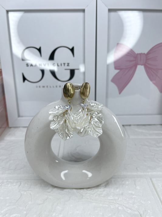 Oval Pearl Earrings
