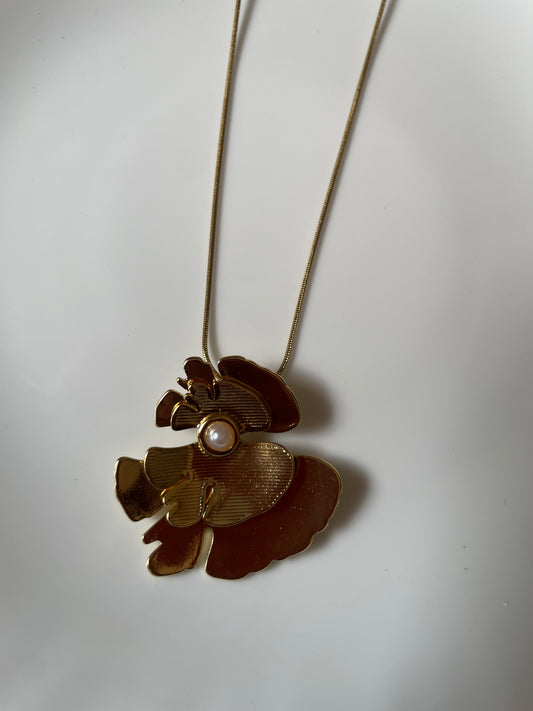 Veylora Necklace