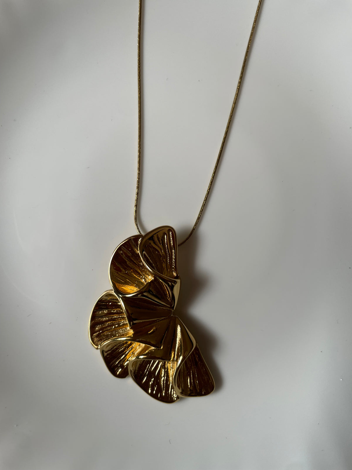Lumevara Necklace