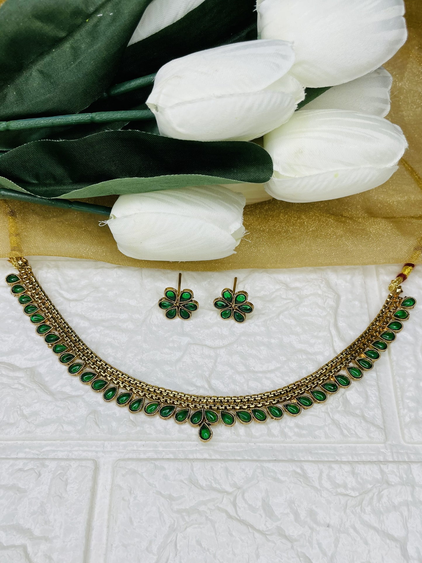 Nayantara Emerald Necklace Set
