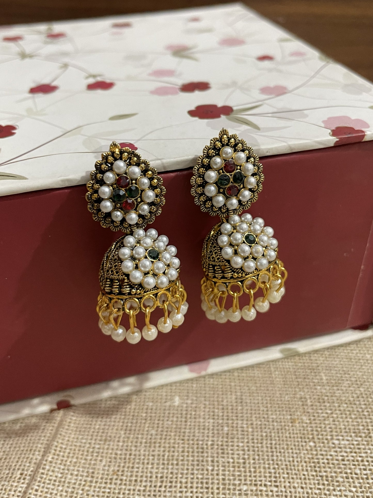 Vaidehi Pearl Temple Jhumki